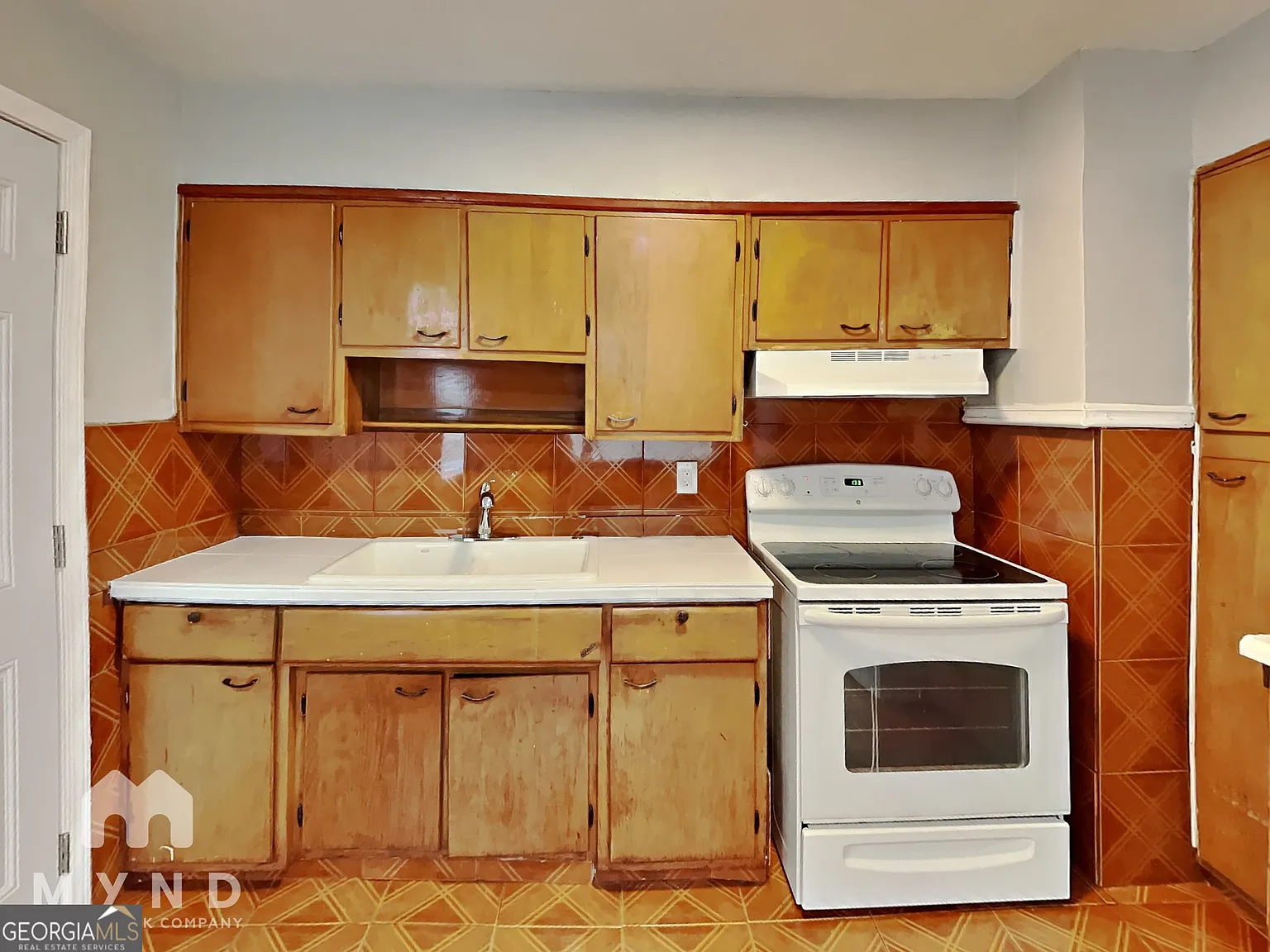 2 bed, 1.0 bath, $1,065 — Photo 2