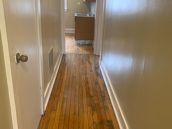 4th image of 1549 N Waller Ave #3