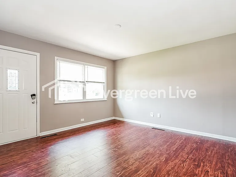 1550 Wilton Dr — Photo 3