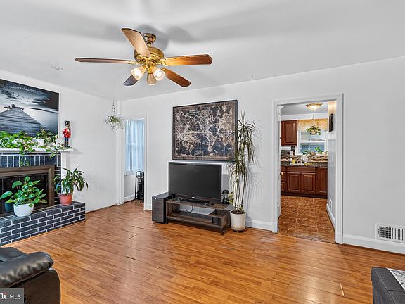 3rd image of 6509 Fairdel Ave
