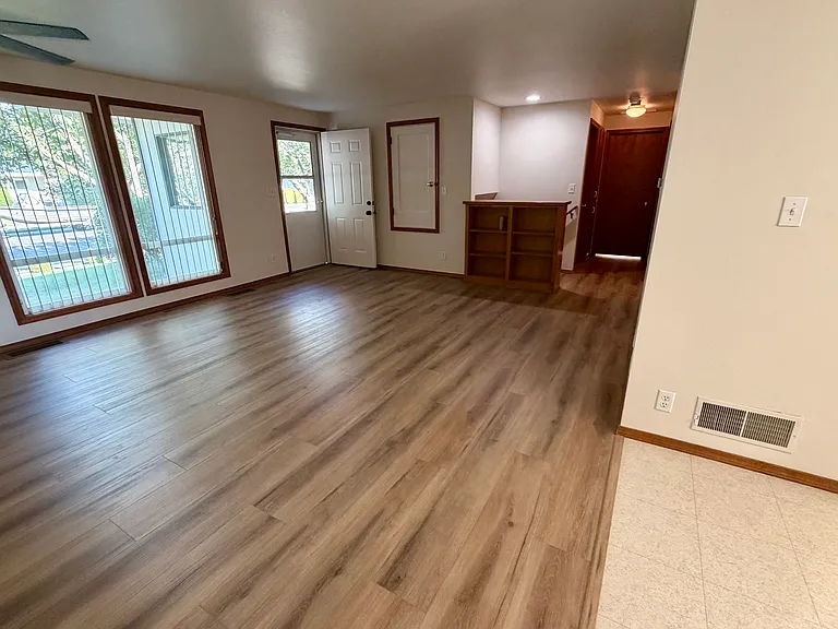 809 Birch Ave #B — Photo 5