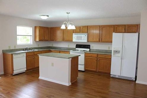 3rd image of 11326 N Creekside Dr