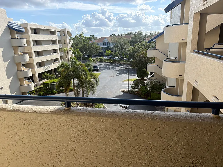 835 S Osprey Ave #312 — Photo 2