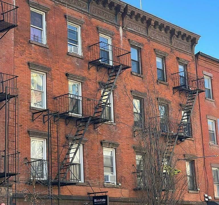 2nd image of 70 Greenpoint Ave #1