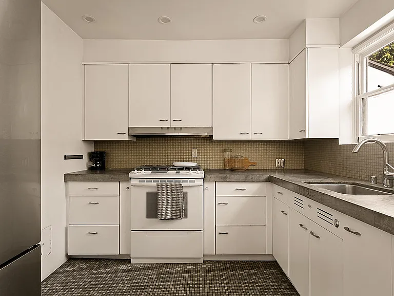 8471 Waring Ave — Photo 8