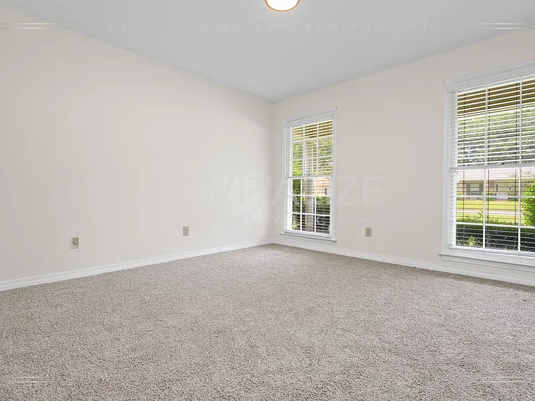 1211 Vendome Dr W — Photo 33