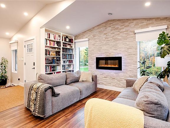 5th image of 361 Kinnear Rd