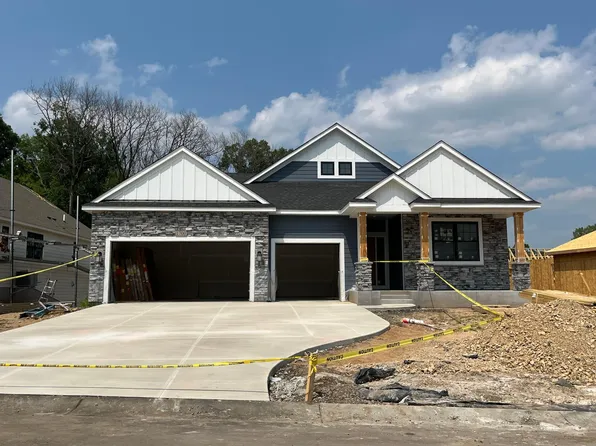 1700 Royal Blvd N, Lake Elmo, MN 55042
