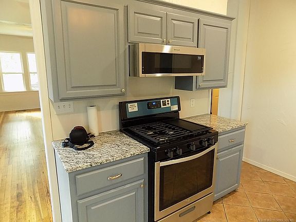 3rd image of 710 N Burns St