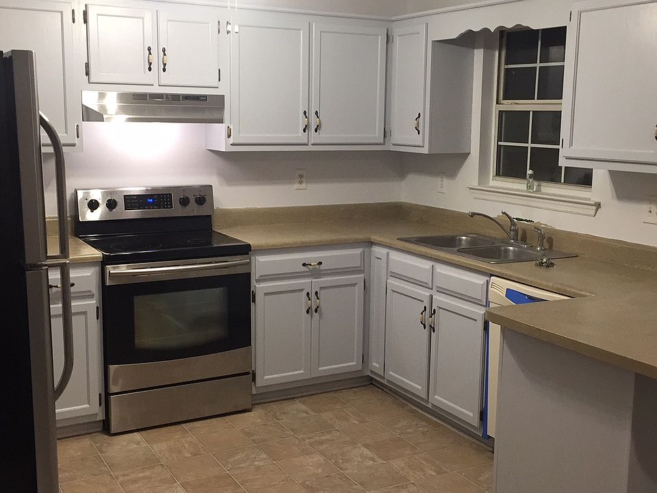 2nd image of 43 Fox Run Cir N