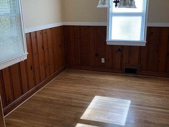 5th image of 1322 Spruce Street Ext