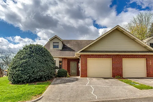 101 Pinewood Dr #1 Photo 1