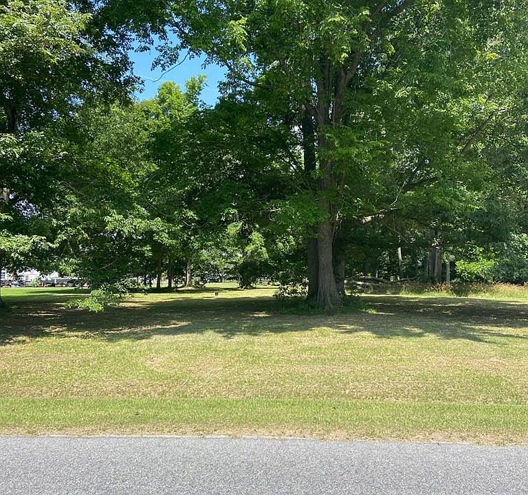 2nd image of 128 Dances Bay Rd