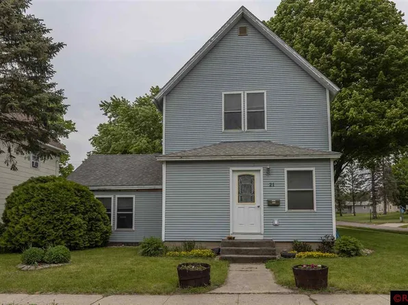 21 2nd St SE, Madelia, MN 56062