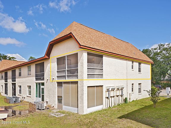 4th image of 2969 Sir Hamilton Cir #6