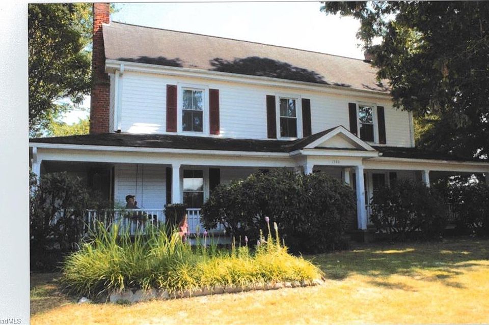 1st image of 1544 NE Pine St