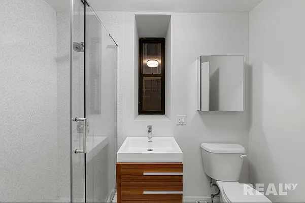 Rented by REAL New York | media 20