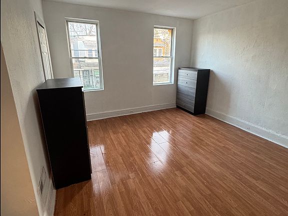4th image of 269 E Sharpnack St