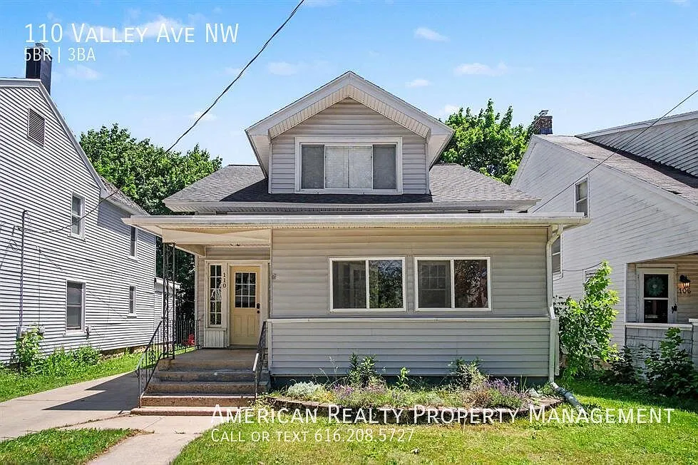 5 bed, 1638 sqft, $2,800 — Photo 1