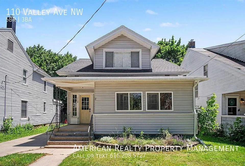 110 Valley Ave NW