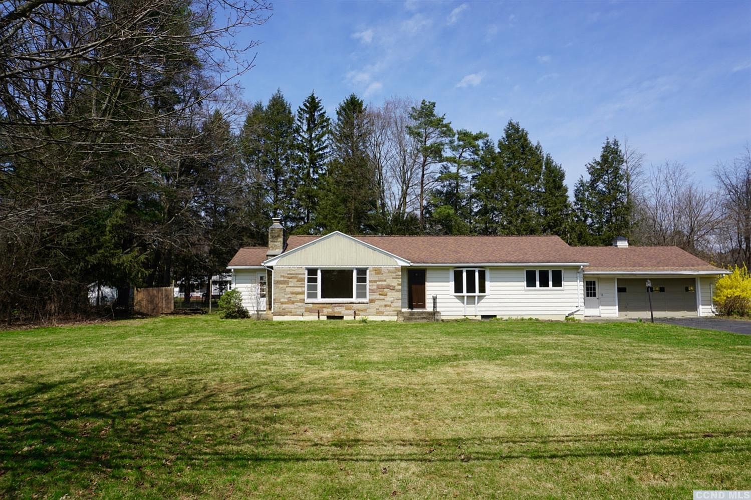 74 Broad St, Kinderhook, NY 12106 Zillow