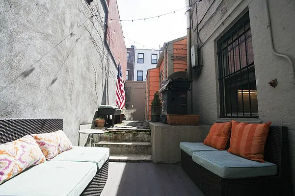 Rented by Level Group | media 7