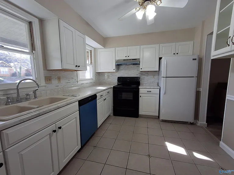 2712 Wynterhall Rd SE — Photo 3