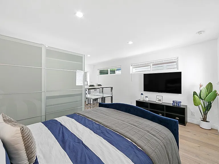 3763 Lankershim Blvd — Photo 18
