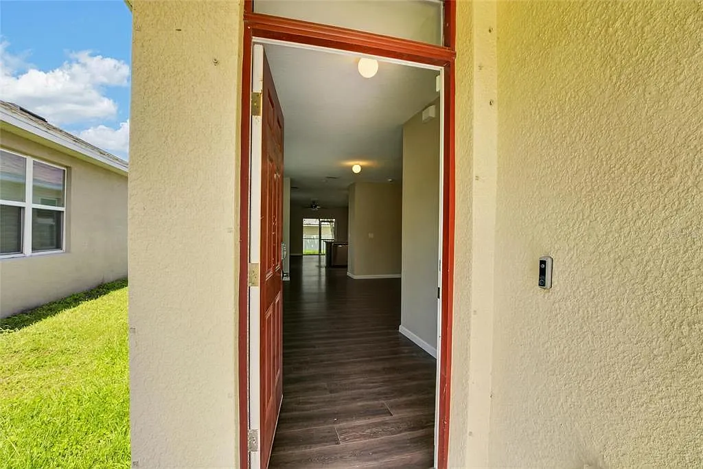 3 bed, 2.0 bath, 1516 sqft, $2,400 — Photo 4