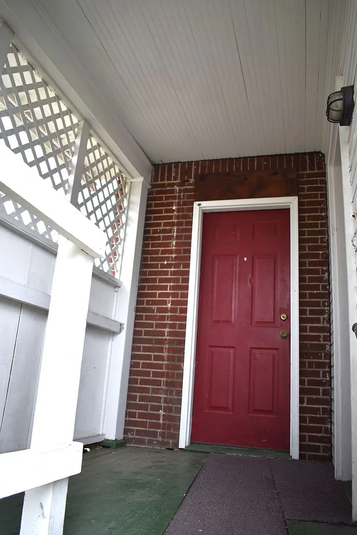 822 Grant St — Photo 3
