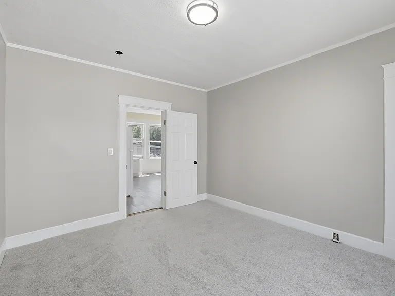 19 1/2 Balcom St #1 — Photo 12