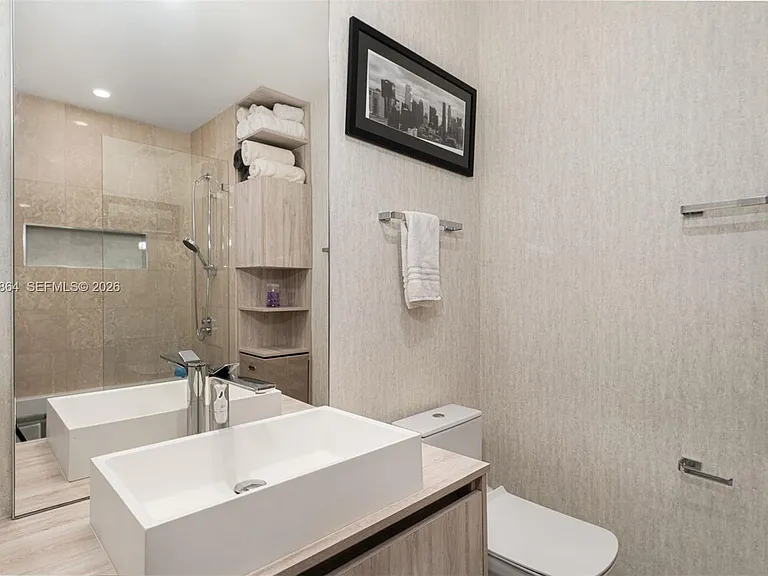 1000 Brickell Plz #Penthouse 5203 — Photo 21