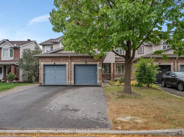 858 Como Cres, Ottawa, ON K4A 3Z9