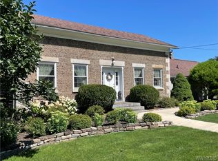 6952 Bear Ridge Rd, North Tonawanda, NY 14120