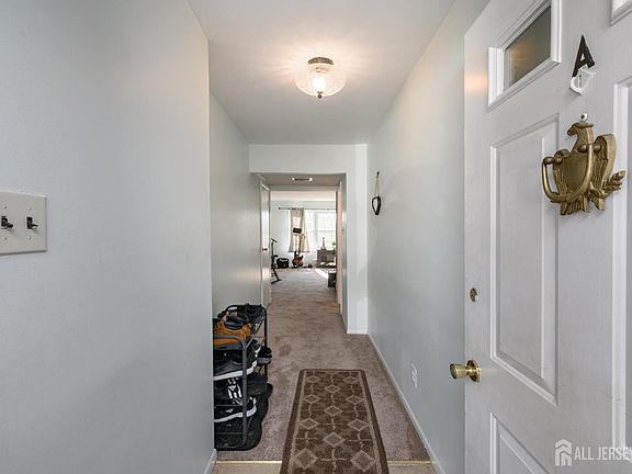 3rd image of 127 Chaucer Rd