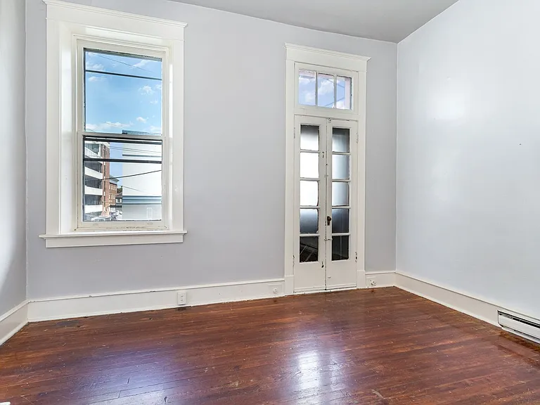 25 W Pomfret St — Photo 34