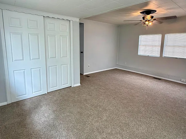 603 Sherwood Pl — Photo 3