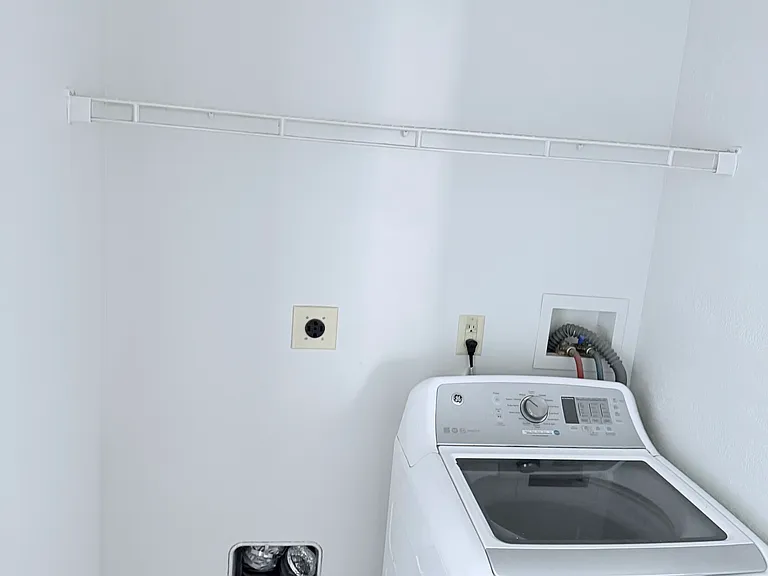 16 Dickerman St — Photo 3