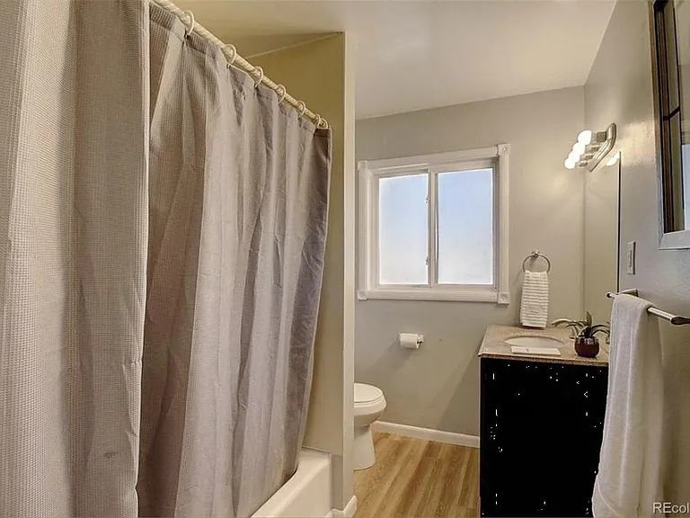 1385 Salem St — Photo 9