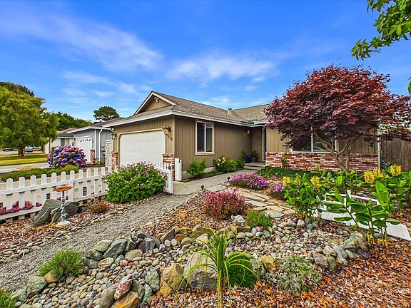 4th image of 1850 Manzanita St