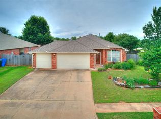 1204 Deer Run Dr, Norman, OK 73071