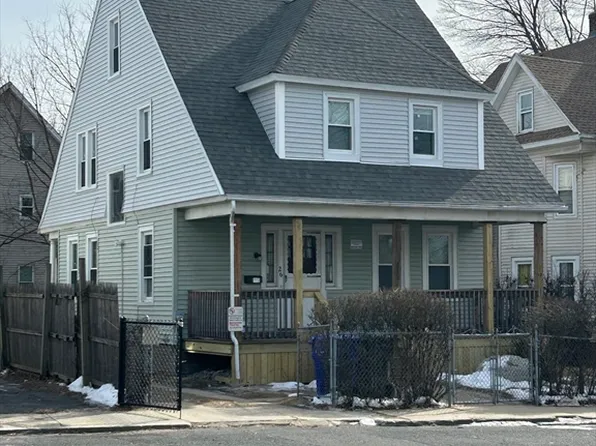 26 Greenacre Sq, Springfield, MA 01105