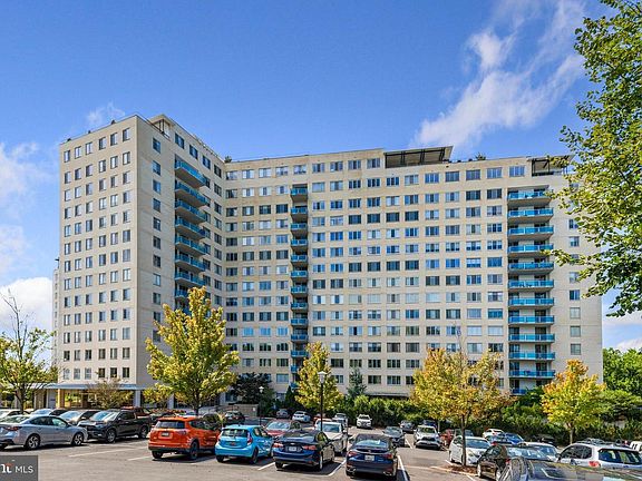 2nd image of 10500 Rockville Pike Unit 1410