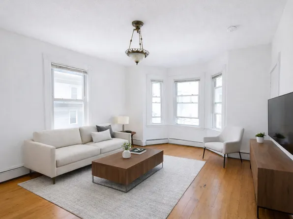 22 Armstrong St APT 3, Jamaica Plain, MA 02130