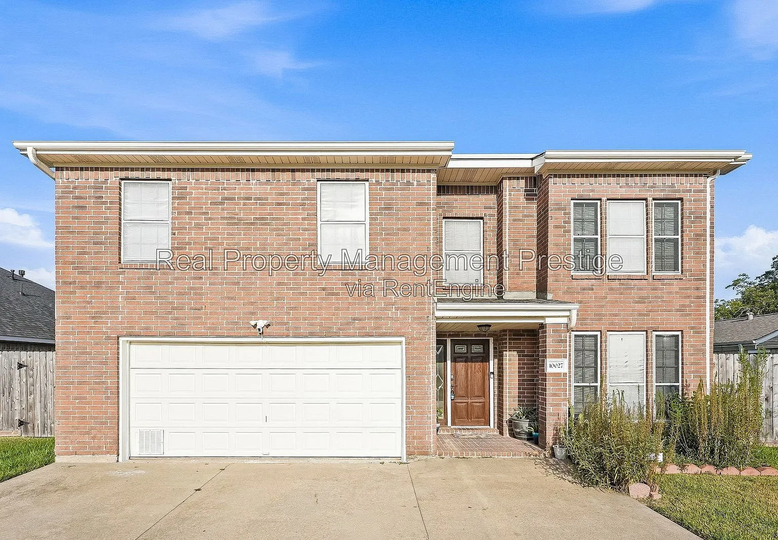 5 bed, 2.5 bath, 2569 sqft, $2,450 — Photo 1