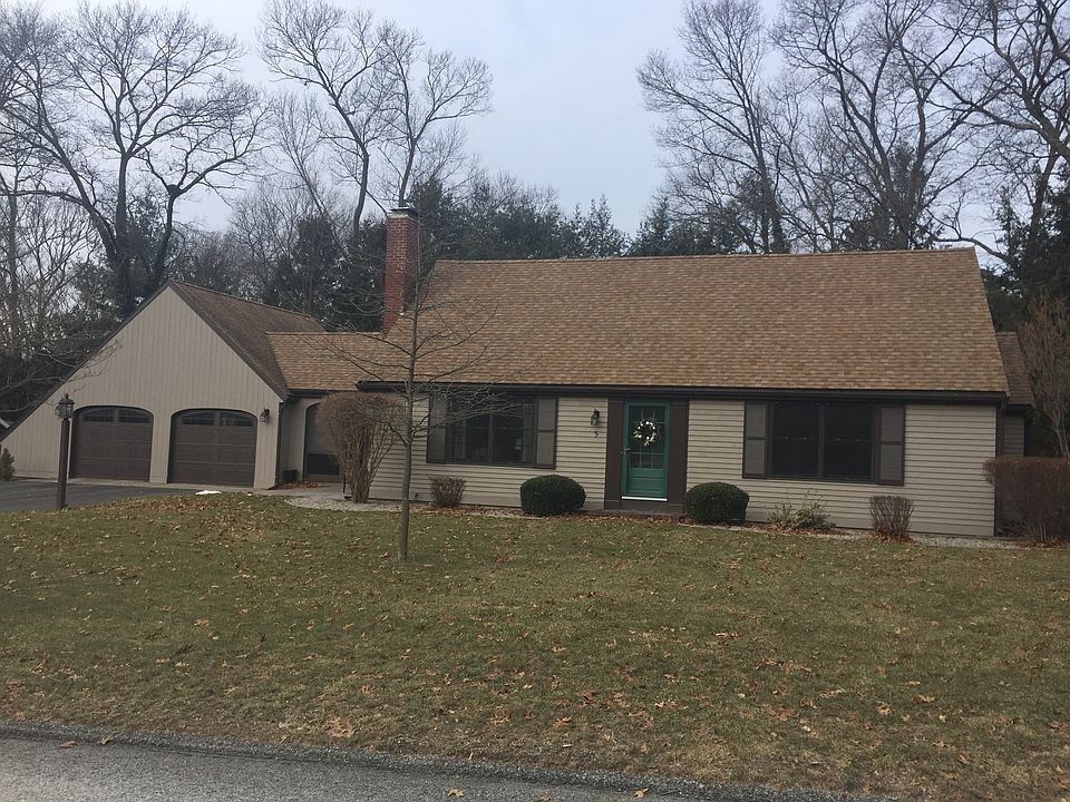 1st image of 5 Emmett Ln