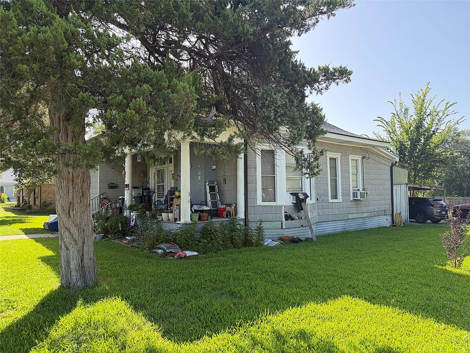 2nd image of 1002 E Texas Ave