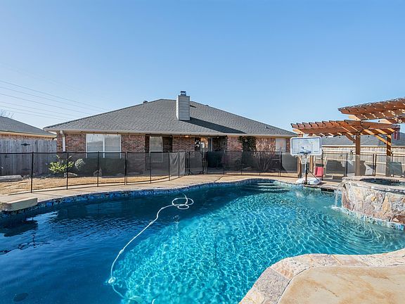 3rd image of 6032 Laci Ln