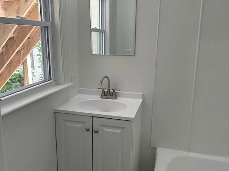 414 N 3rd St #1 — Photo 9