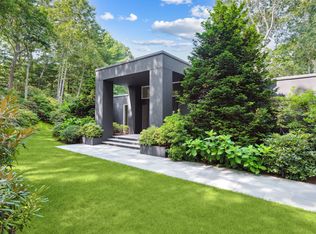 27 N Hollow Dr, East Hampton, NY 11937